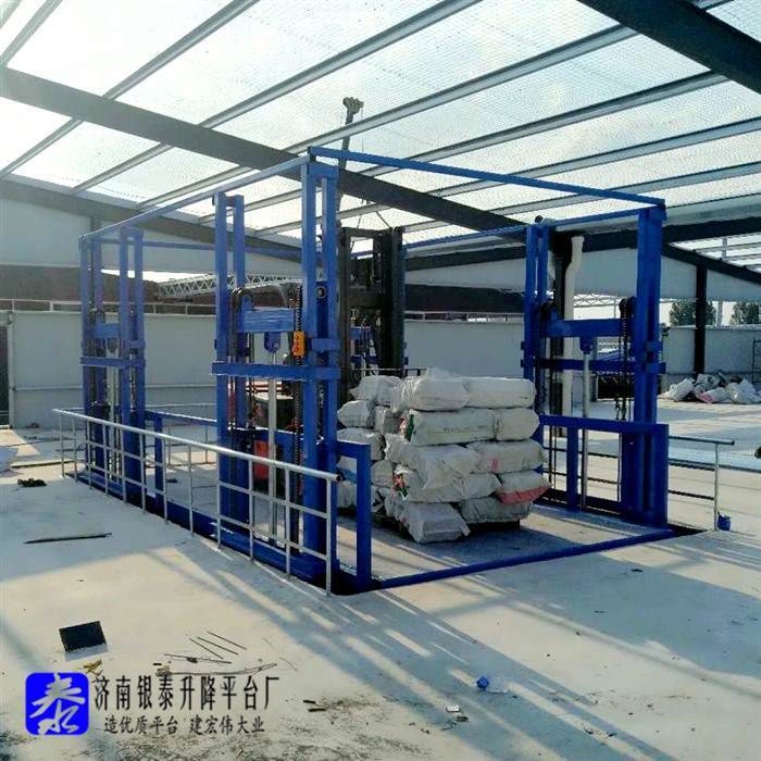 大噸位導(dǎo)軌式升降機型號大全