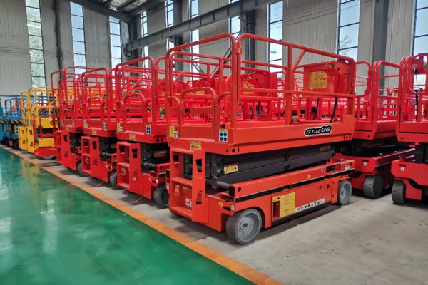 剪刀式高空作業(yè)平臺車選型指南與技術(shù)參數(shù)
